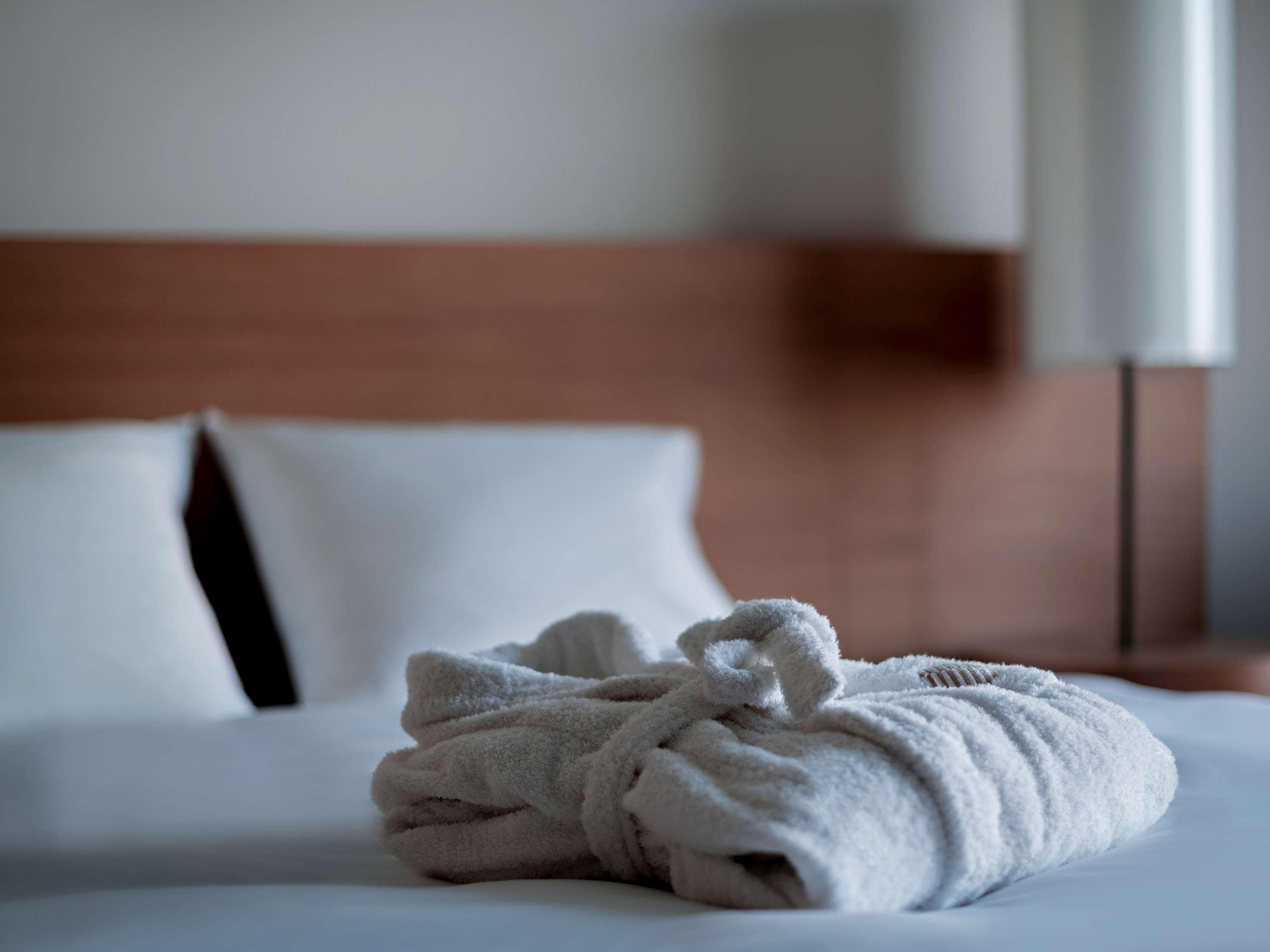 Pullman Basel Europe Hotel Bagian luar foto