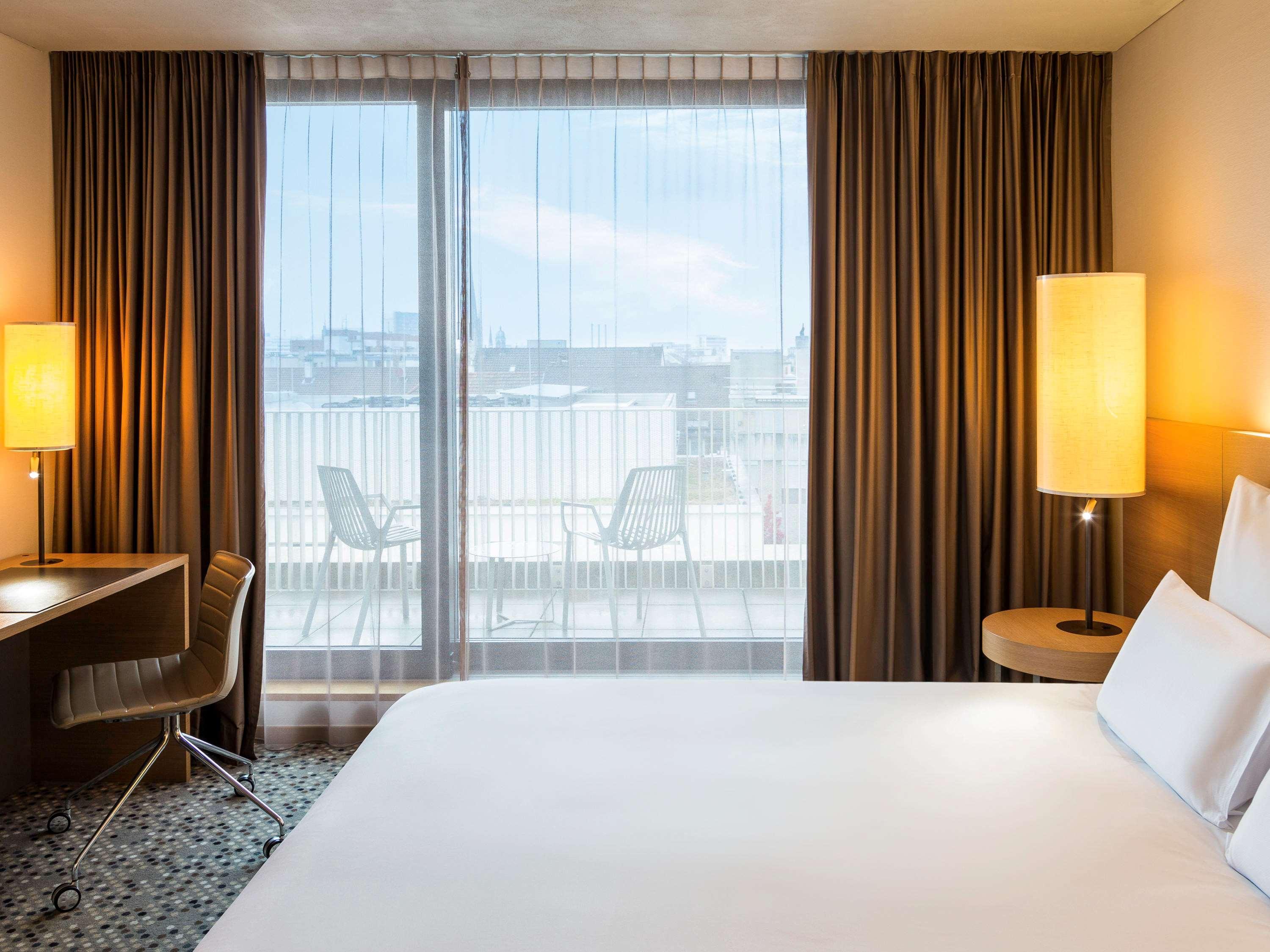 Pullman Basel Europe Hotel Bagian luar foto