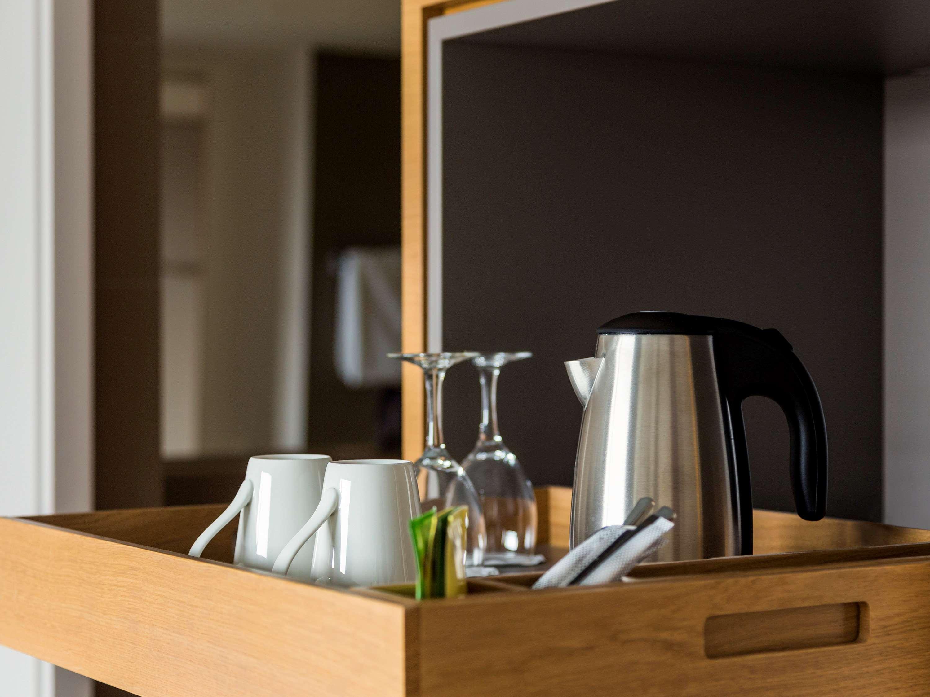 Pullman Basel Europe Hotel Bagian luar foto