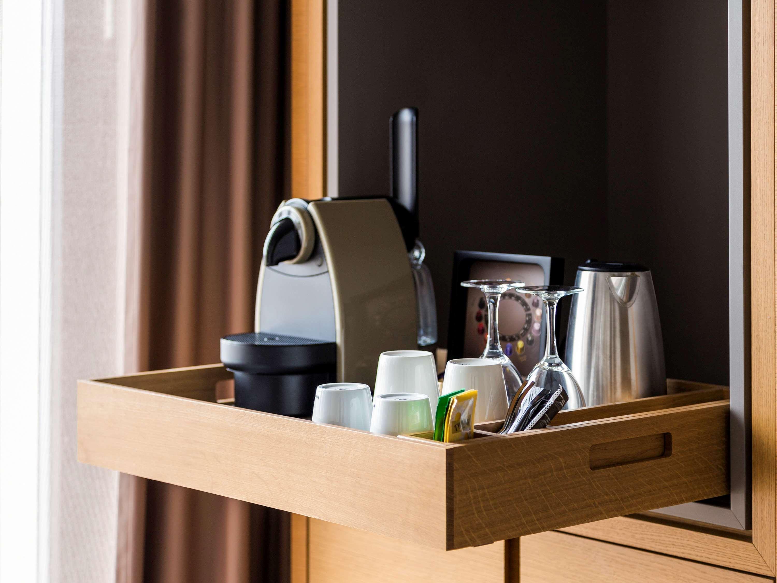 Pullman Basel Europe Hotel Bagian luar foto