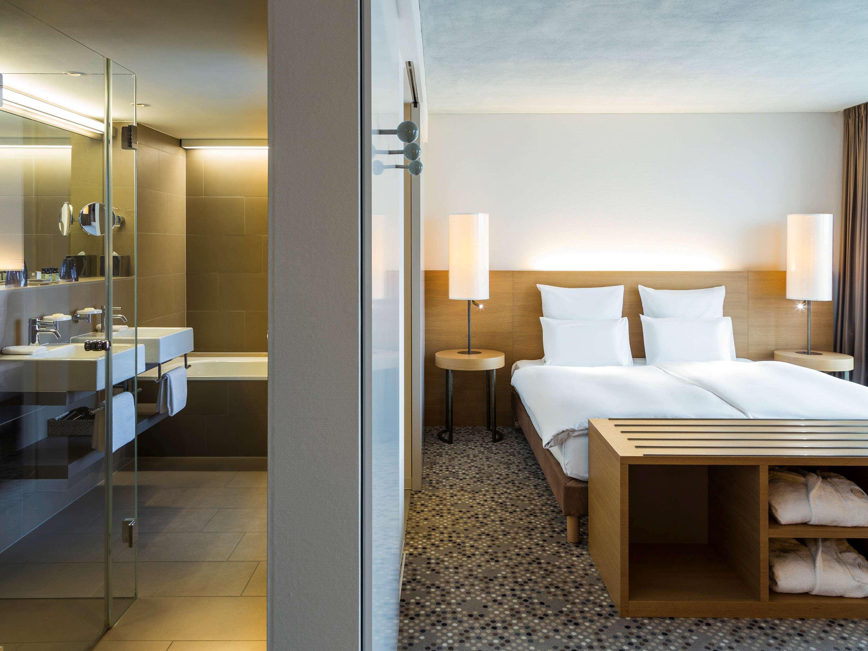 Pullman Basel Europe Hotel Bagian luar foto
