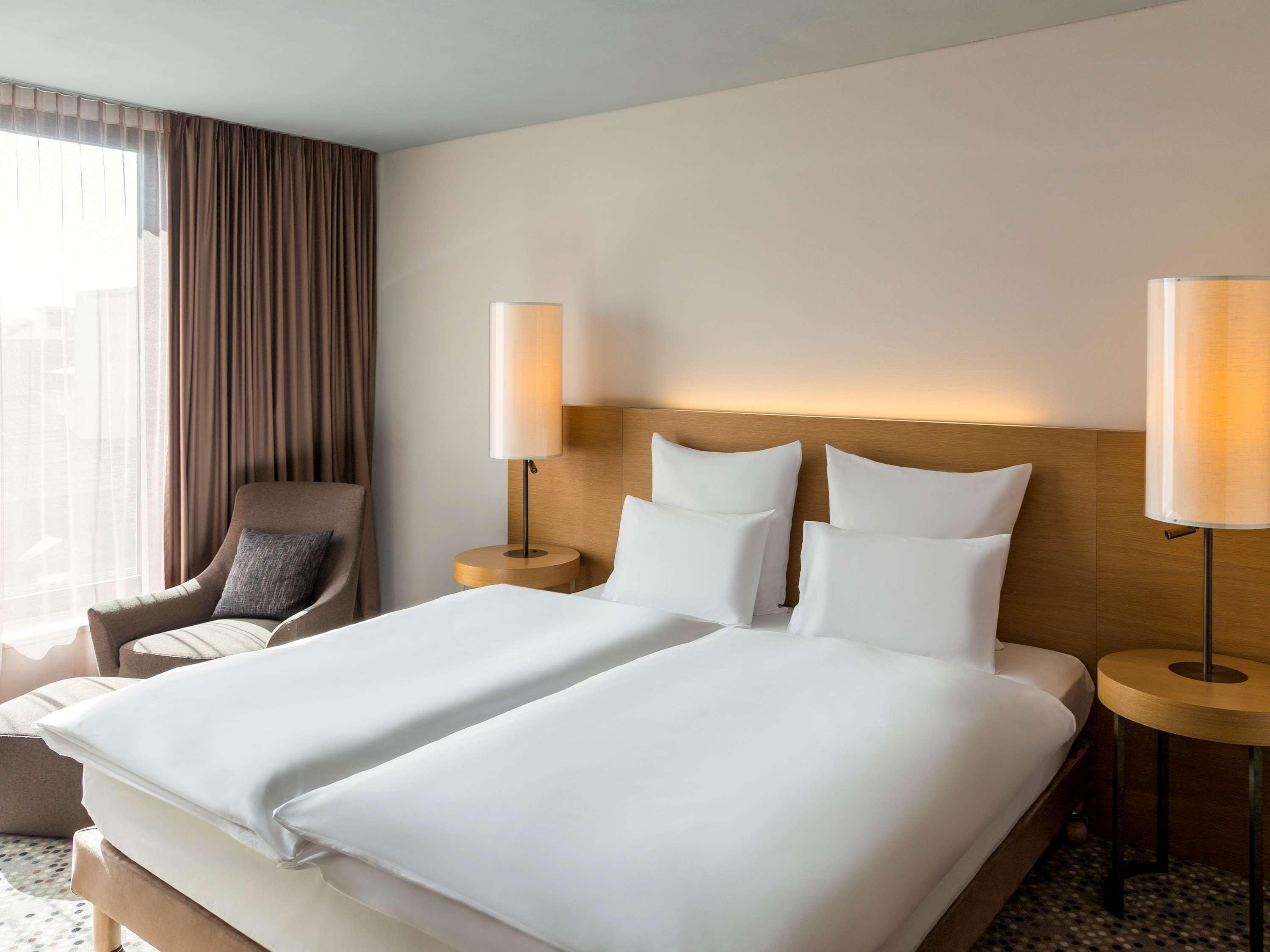 Pullman Basel Europe Hotel Bagian luar foto
