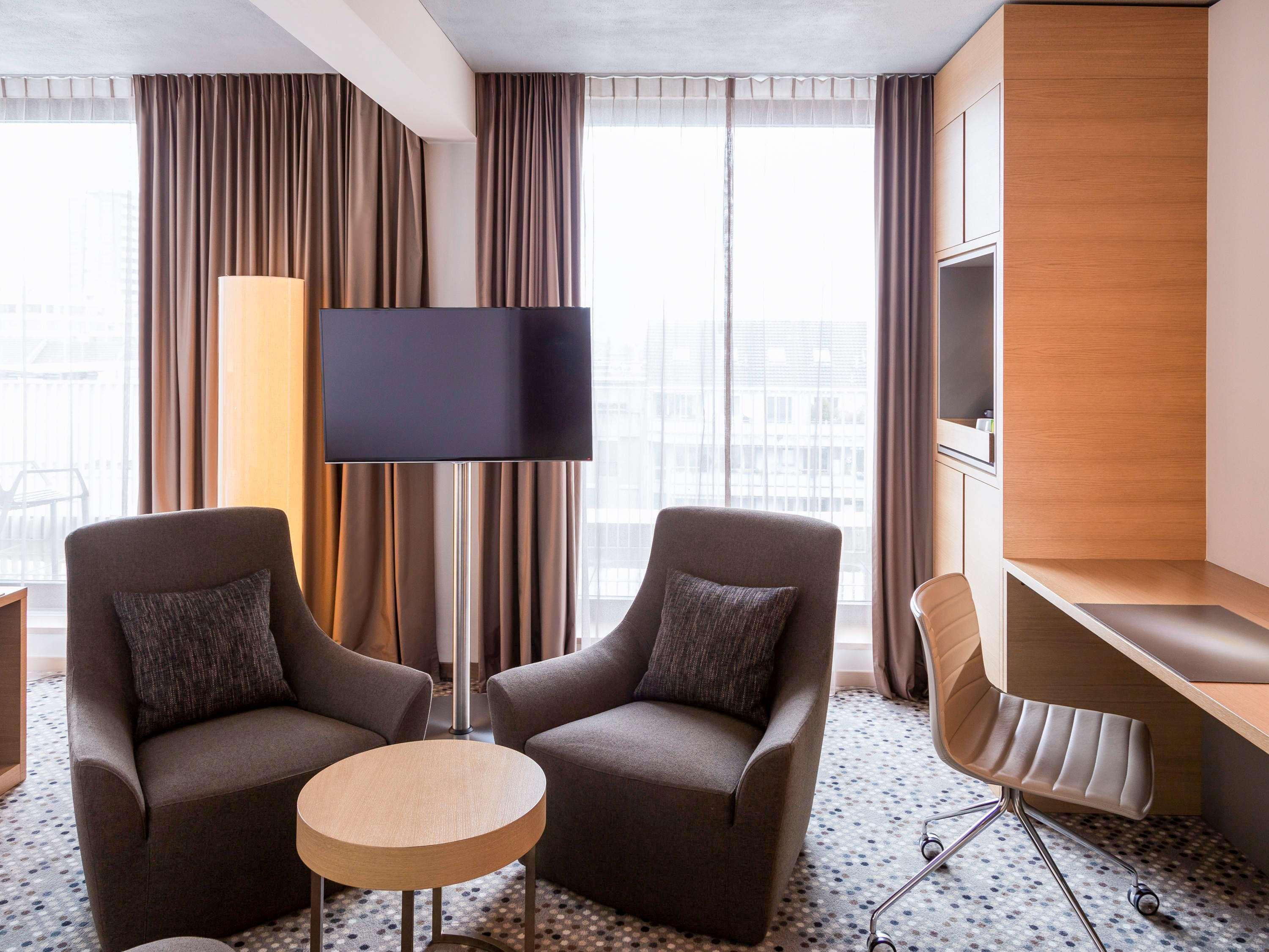 Pullman Basel Europe Hotel Bagian luar foto