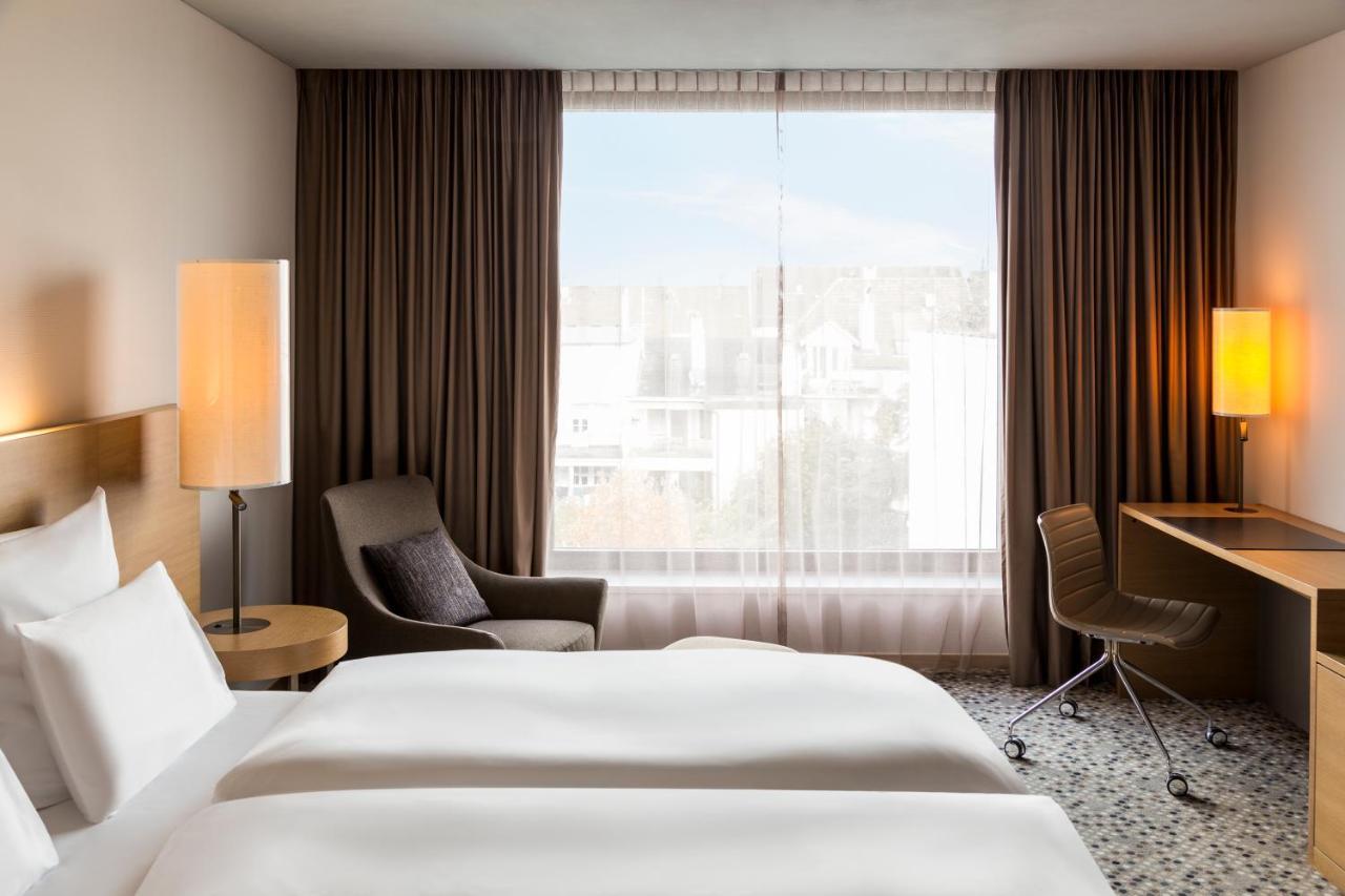 Pullman Basel Europe Hotel Bagian luar foto